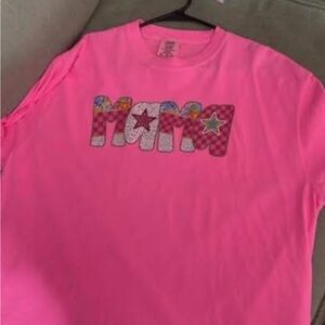 Pink Graphic 'Mama' T-Shirt